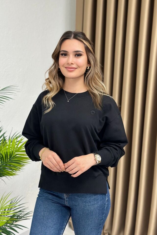 Orjinal Marka Yırtmaç Detaylı Basic Sweatshirt Siyah