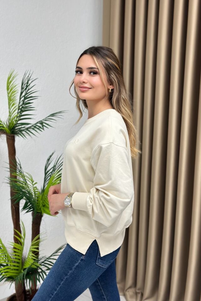 Orjinal Marka Yırtmaç Detaylı Basic Sweatshirt Bej