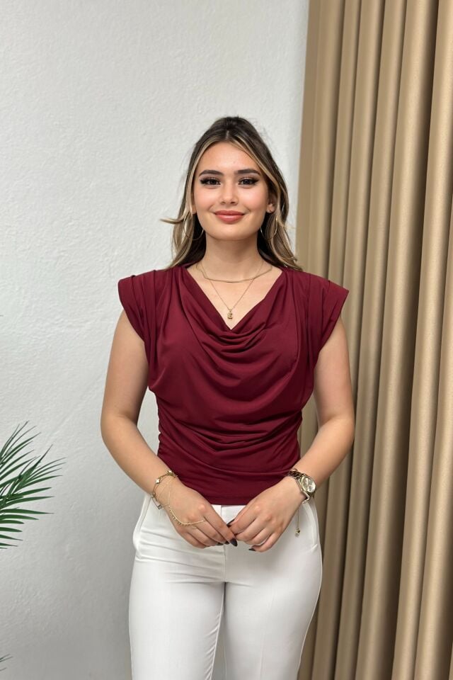 Vatkalı Degaje Yaka Bluz Bordo