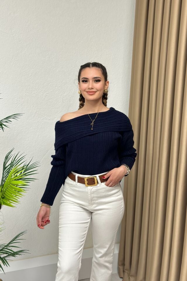 Madonna Kazak Lacivert