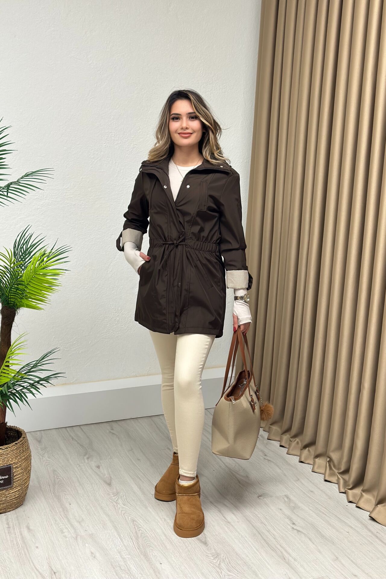 Premium Kalite Bondit Kumaş Oval Kesimli Trençkot Acı Kahve