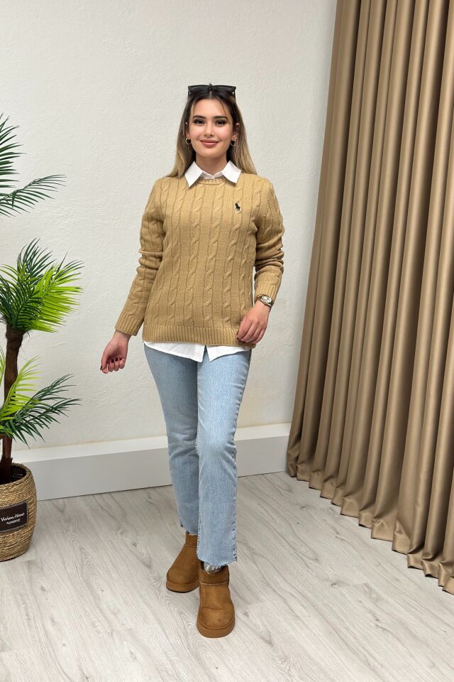 Marka Model Göğsü Nakışlı Triko Kazak Camel