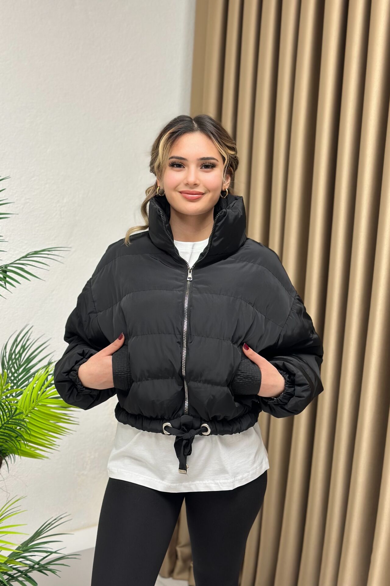 Dik Yaka Crop Şişme Mont Siyah