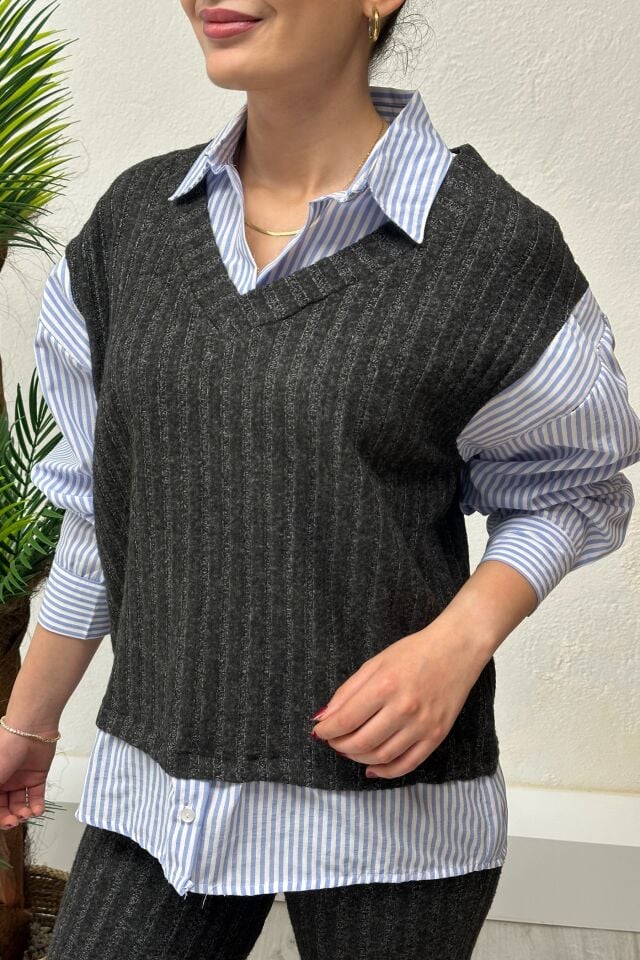 Gömlek Detaylı Fitilli Triko Takım