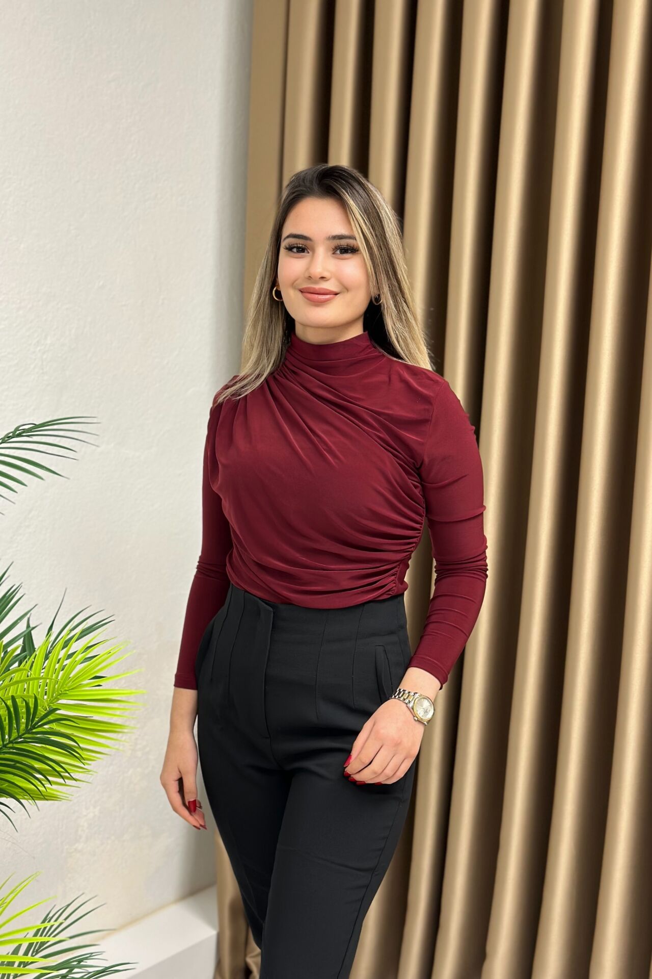 Sandy Kumaş Dik Yaka Drapeli Bluz Bordo