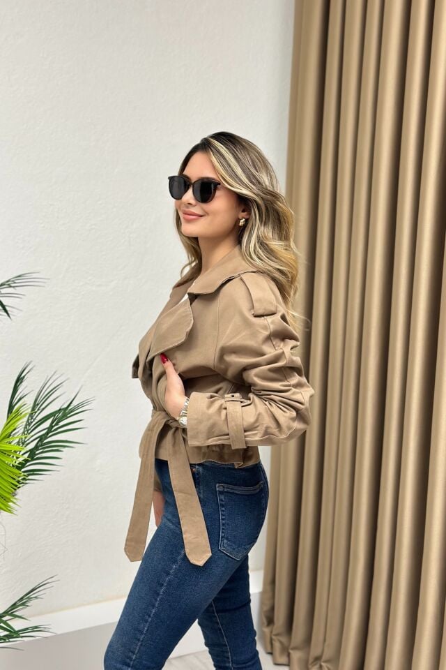 Premium Kalite Kuşaklı Kısa Trençkot Camel