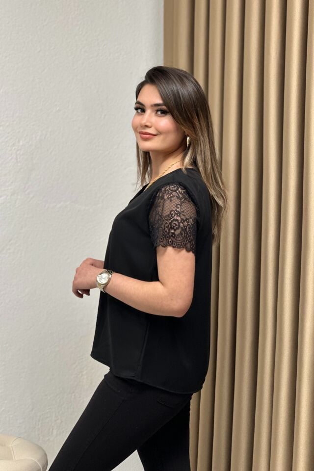 Kolları Dantel Detay Saten Kumaş Bluz Siyah