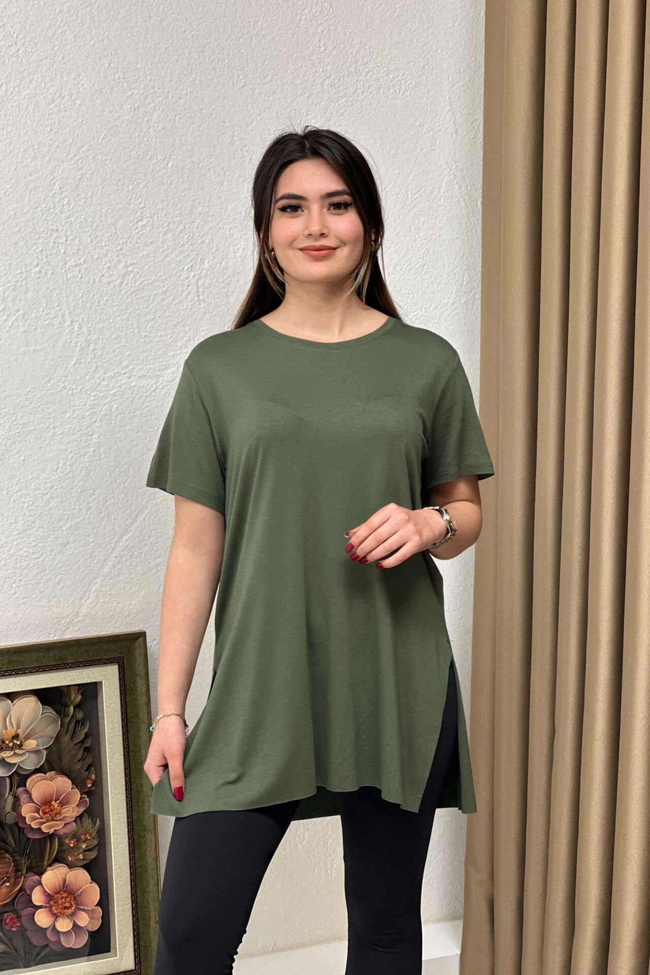 Bisiklet Yaka Yırtmaçlı Power Likra Viskon Kumaş T-Shirt Haki Yeşil