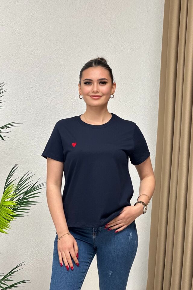Minimal Kalp Nakışlı T-Shirt Lacivert