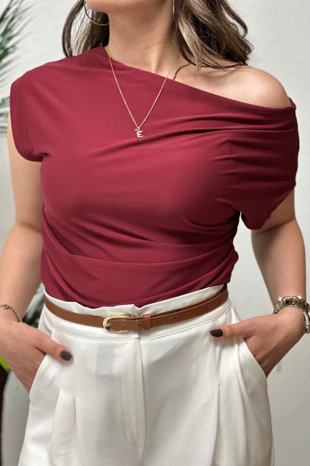 Drape Detaylı Düşük Omuz Sandy Kumaş Bluz Bordo