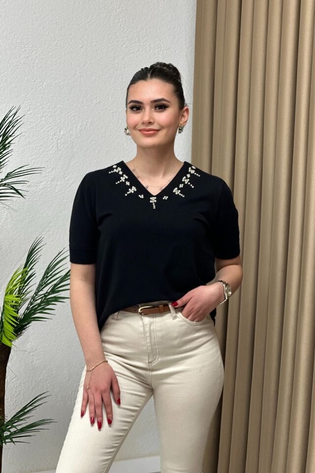 V Yaka Aksesuar Detaylı Premium Kalite Merserize Bluz Siyah