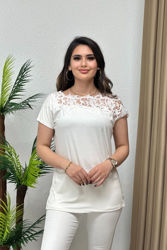 Büyük Beden Robası Güpürlü Viskon Kumaş Bluz Beyaz