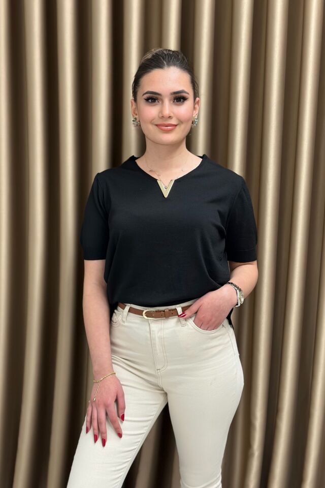 Yakası V Gold Metal Detaylı Merserize Bluz Siyah
