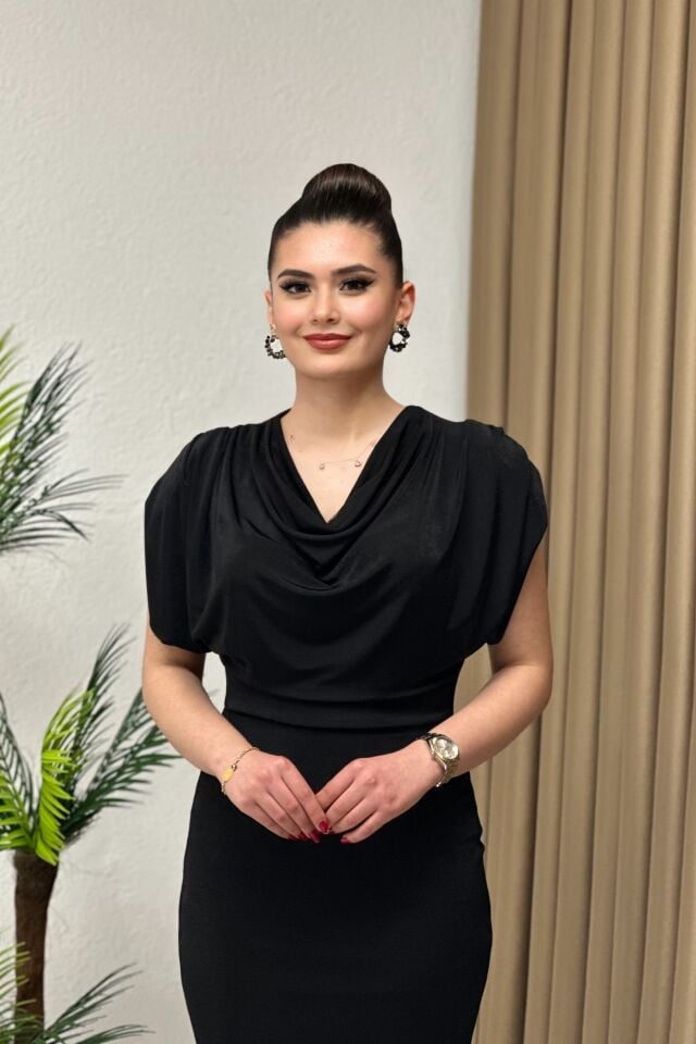 Degaje Yaka Buzzy Kumaş Elbise Siyah