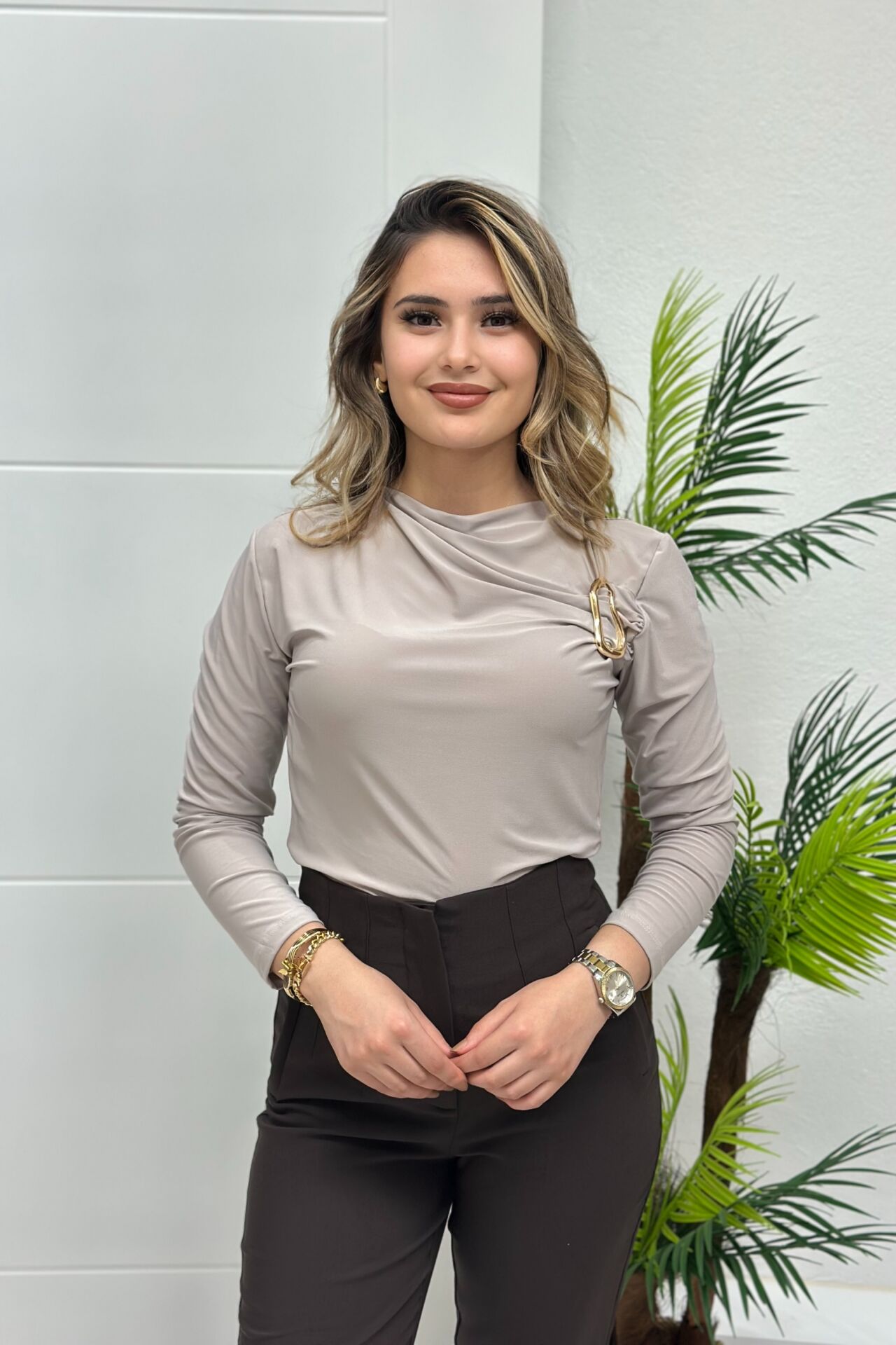 Sandy Kumaş Gold Detaylı Bluz Taupe
